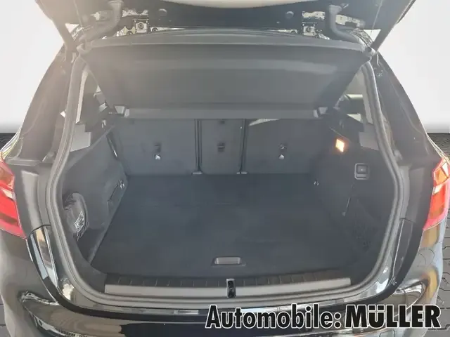 BMW 225