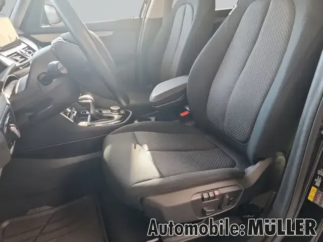 BMW 225