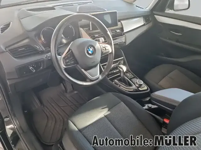 BMW 225