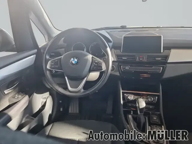 BMW 225