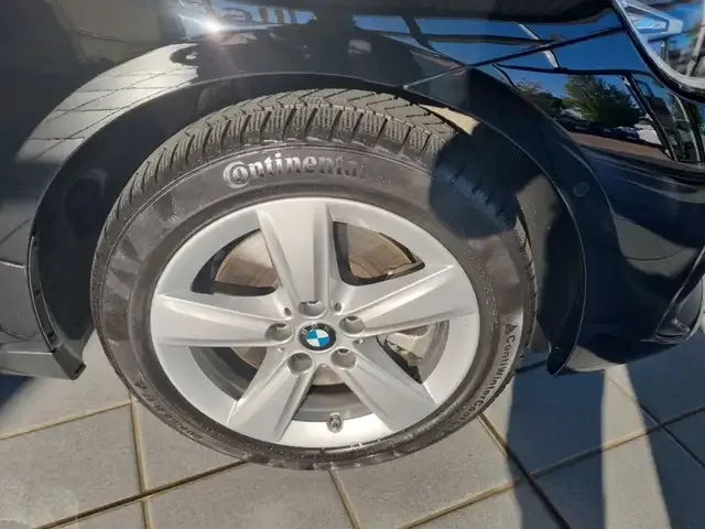 BMW 225
