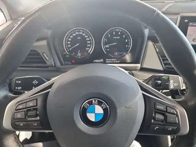 BMW 225