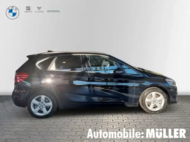 BMW 225
