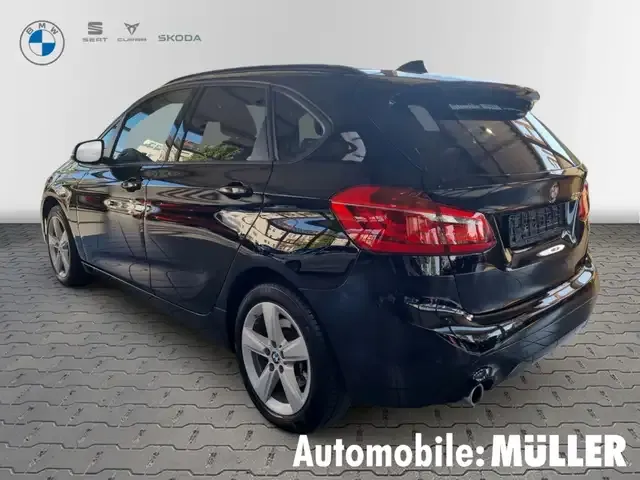 BMW 225