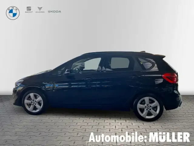 BMW 225