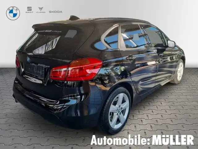 BMW 225