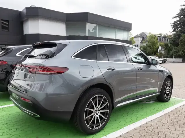 Mercedes-Benz EQC 400