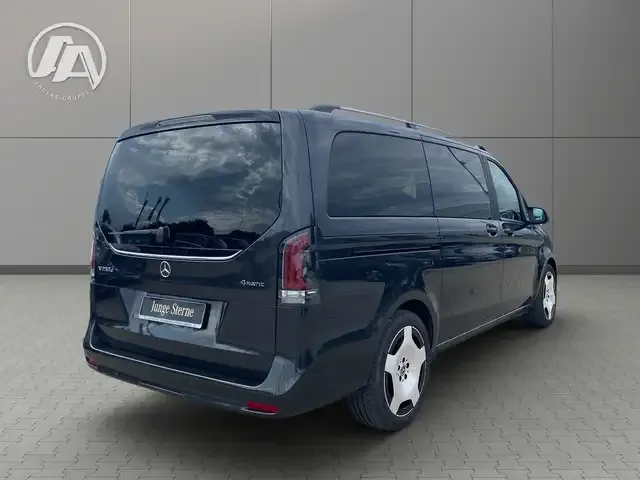 Mercedes-Benz V 250