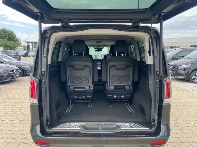 Mercedes-Benz V 250