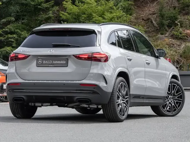 Mercedes-Benz GLA 220