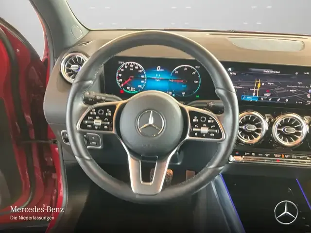 Mercedes-Benz EQA 300