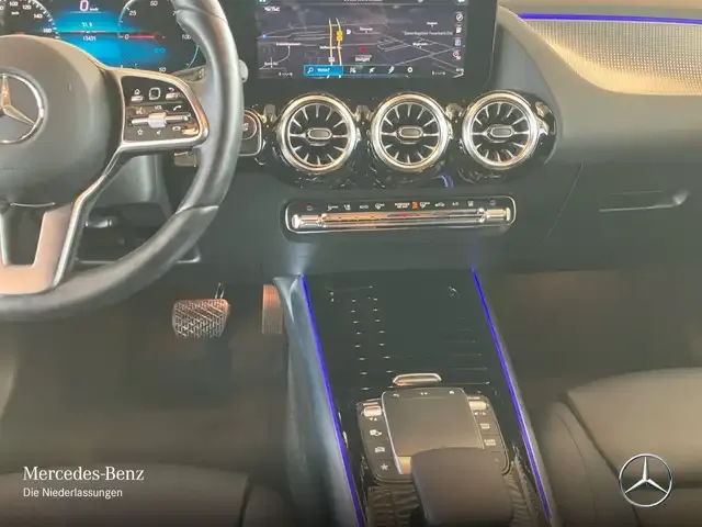 Mercedes-Benz EQA 300