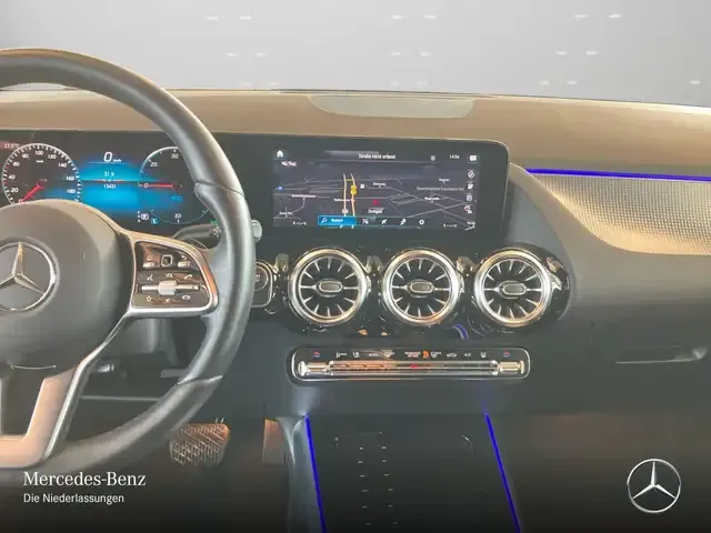Mercedes-Benz EQA 300