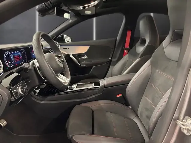 Mercedes-Benz CLA 35 AMG