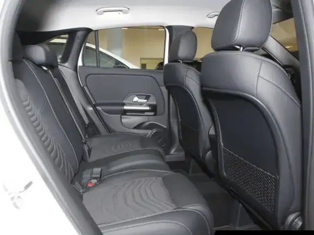 Mercedes-Benz GLA 220