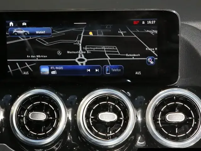 Mercedes-Benz GLA 220