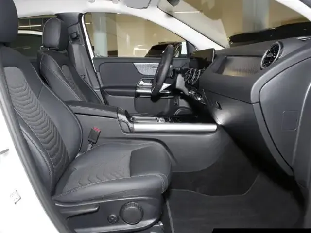 Mercedes-Benz GLA 220