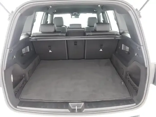 Mercedes-Benz GLB 180