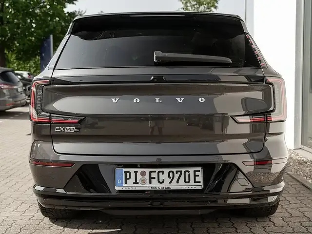Volvo EX90