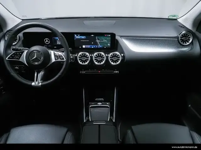 Mercedes-Benz GLA 220