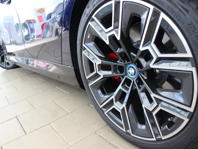 BMW i5