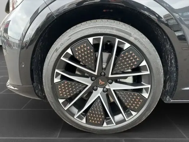 CUPRA Tavascan