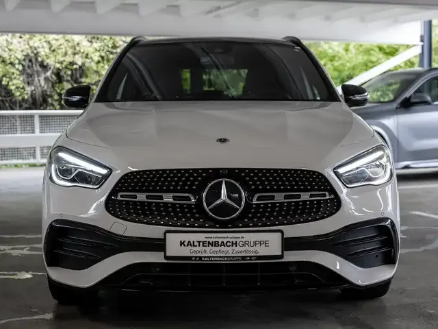 Mercedes-Benz GLA 200