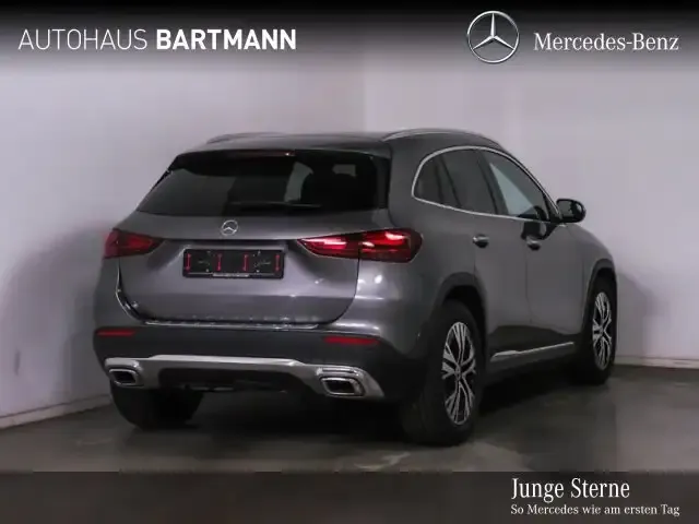 Mercedes-Benz GLA 180