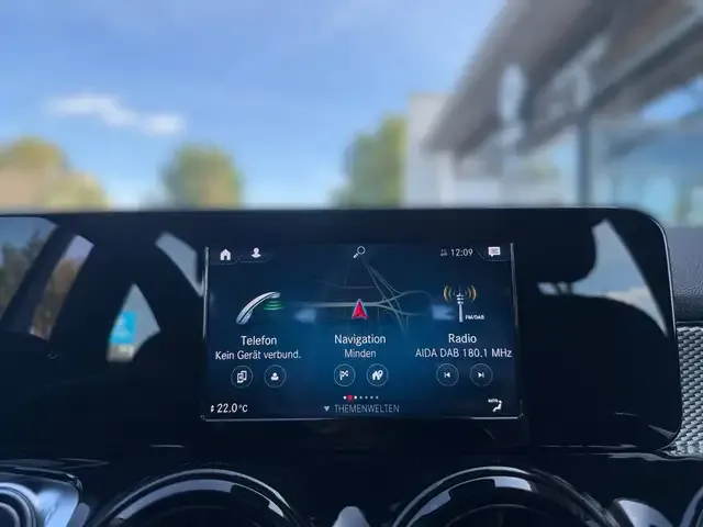 Mercedes-Benz GLB 200