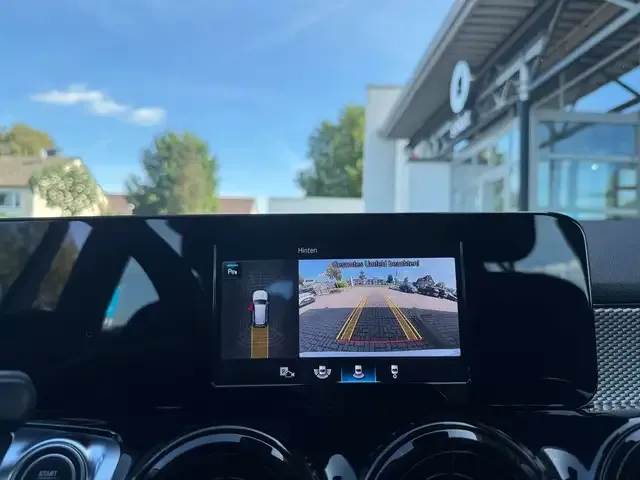 Mercedes-Benz GLB 200