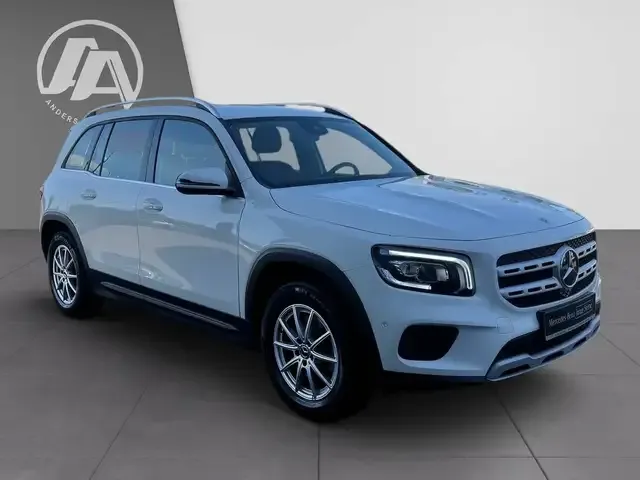 Mercedes-Benz GLB 200