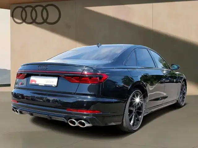 Audi S8