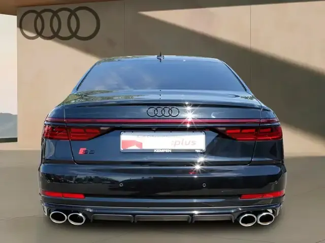 Audi S8