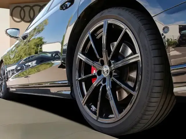 Audi S8