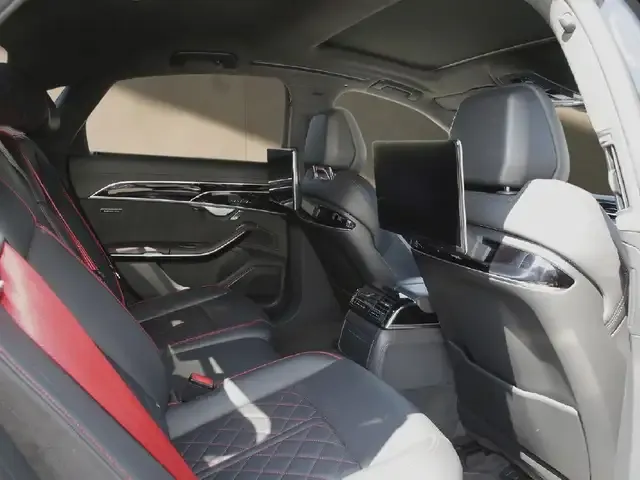 Audi S8