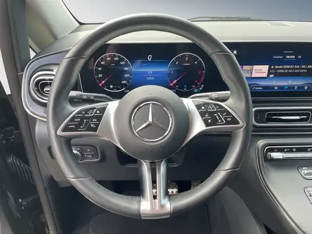 Mercedes-Benz V 220
