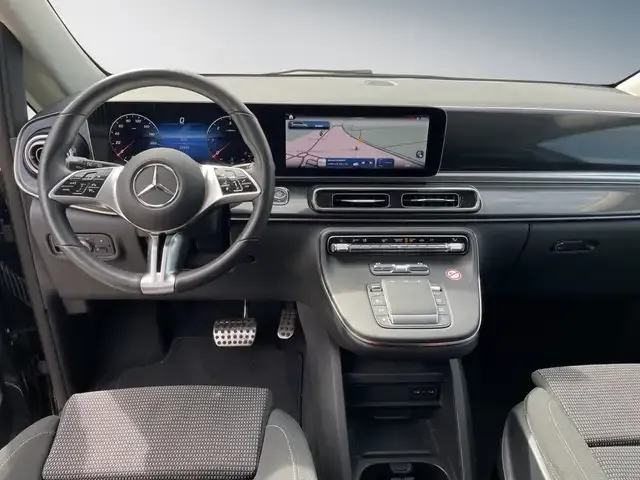 Mercedes-Benz V 220