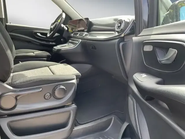 Mercedes-Benz V 220