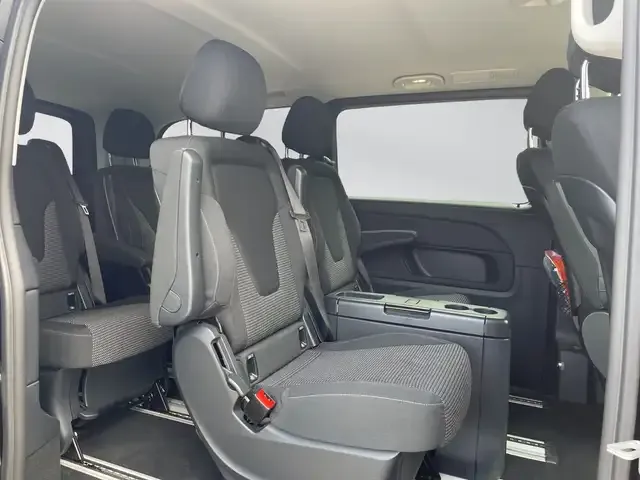 Mercedes-Benz V 220