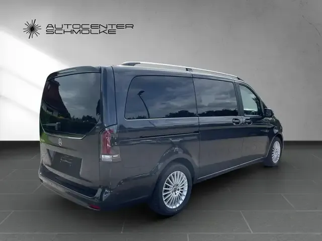 Mercedes-Benz V 220
