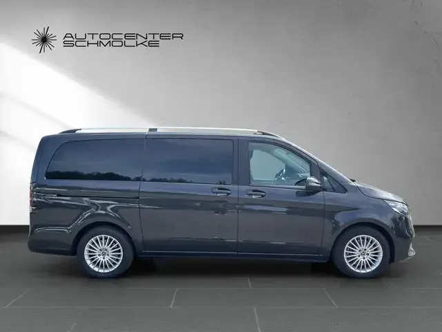 Mercedes-Benz V 220
