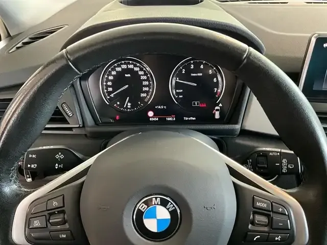 BMW 218
