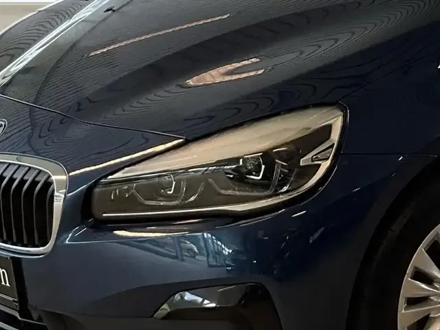 BMW 218