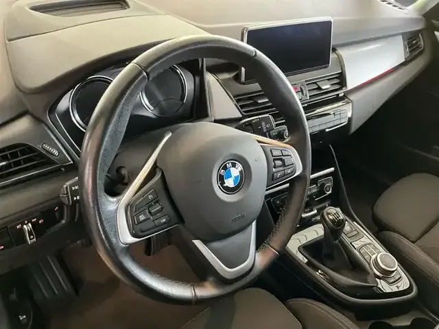 BMW 218