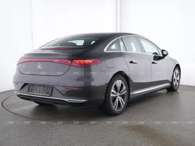 Mercedes-Benz EQE 300