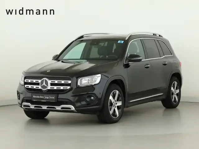Mercedes-Benz GLB 220
