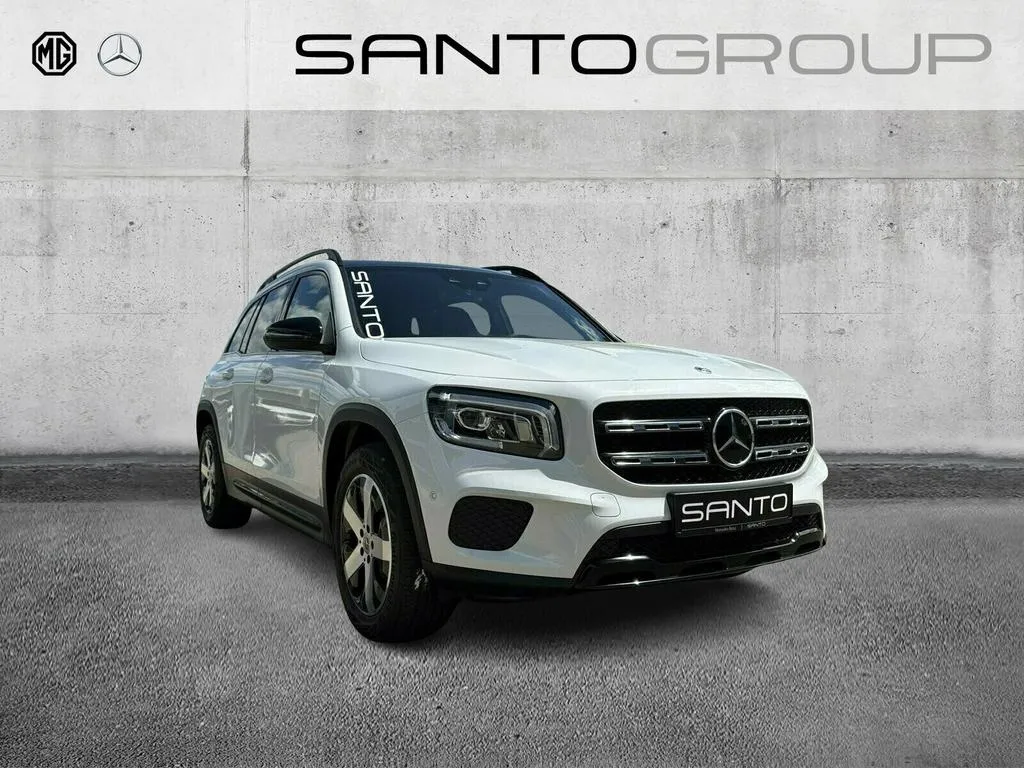 Mercedes-Benz GLB 220