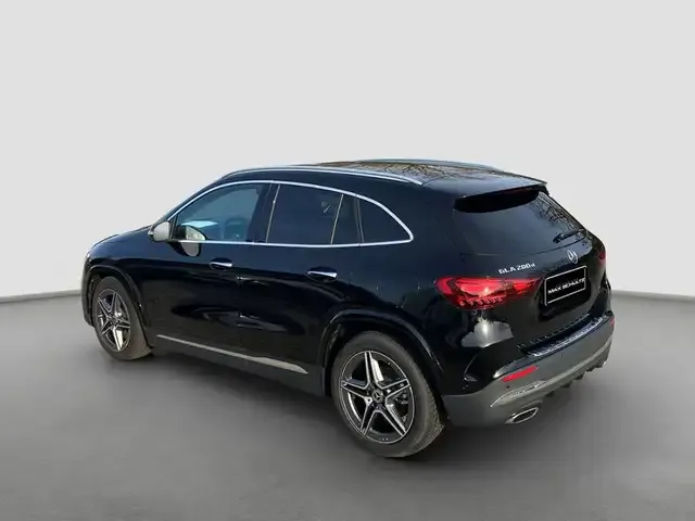 Mercedes-Benz GLA 200