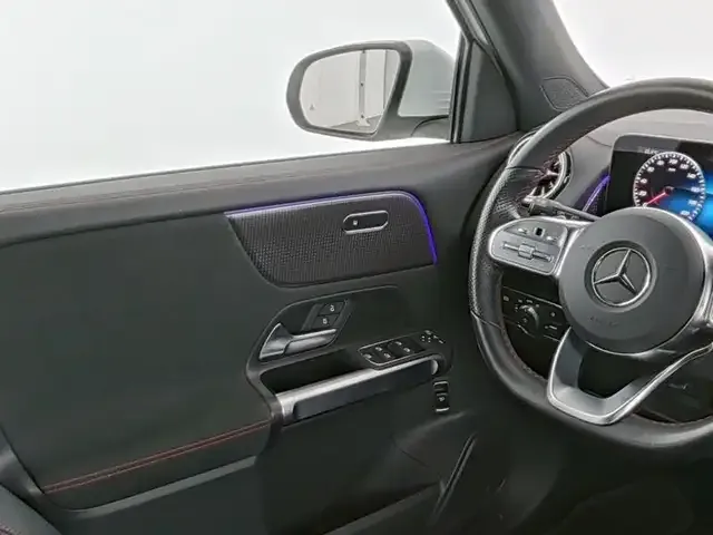 Mercedes-Benz EQB 300