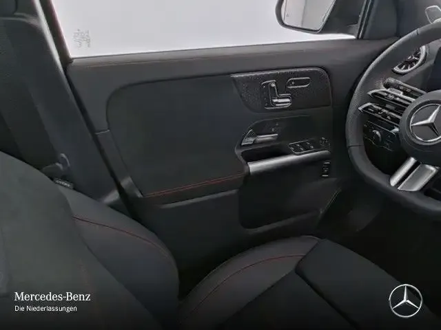 Mercedes-Benz EQA 300